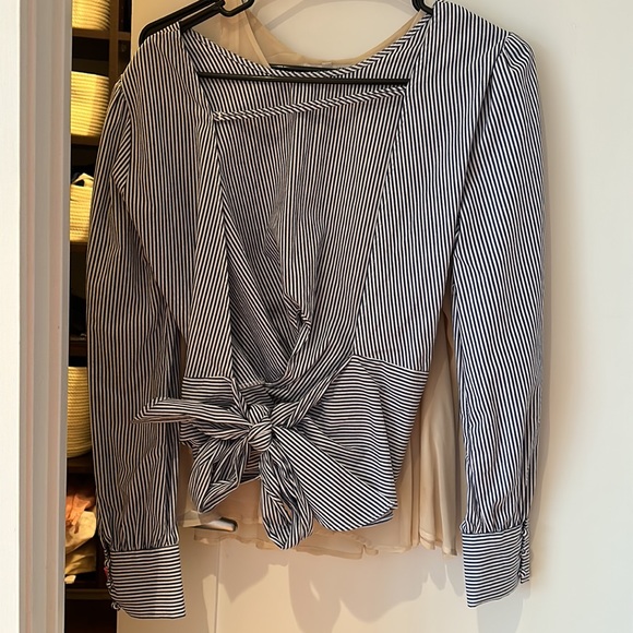 Backless long sleeve top - Picture 2 of 5